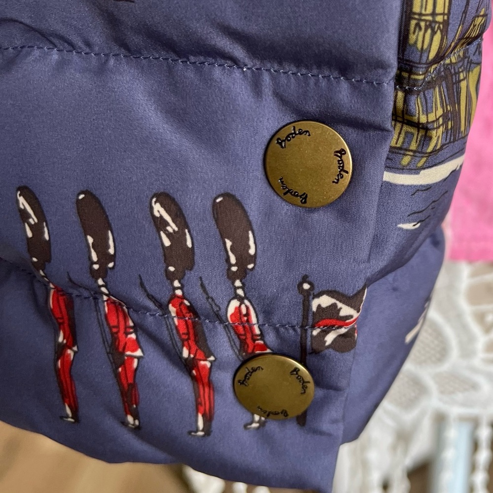 Boden Navy Puffer Jacket with Iconic City Print - Picture 8 of 10